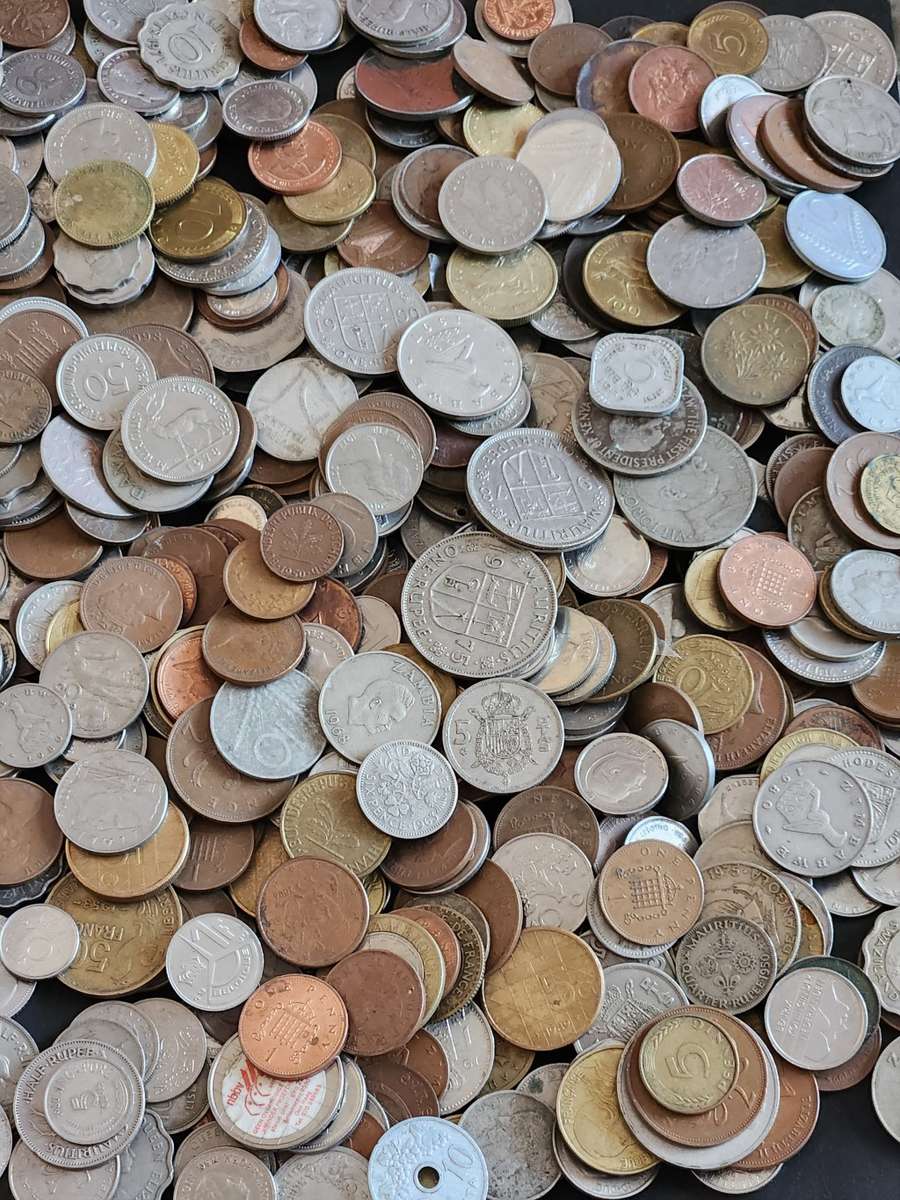 Mixed Lot of World Coins 2 kg - as per photograph