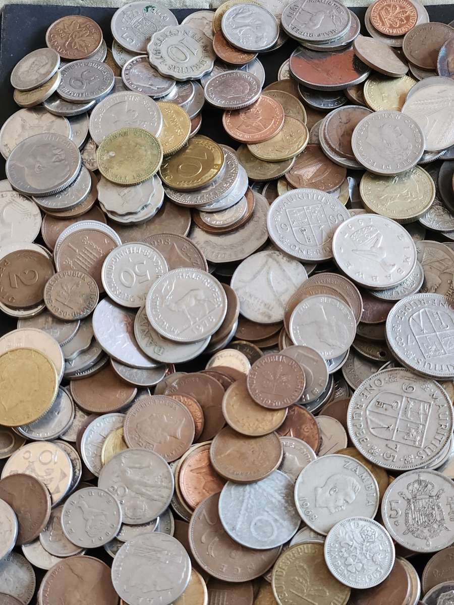 Mixed Lot of World Coins 2 kg - as per photograph