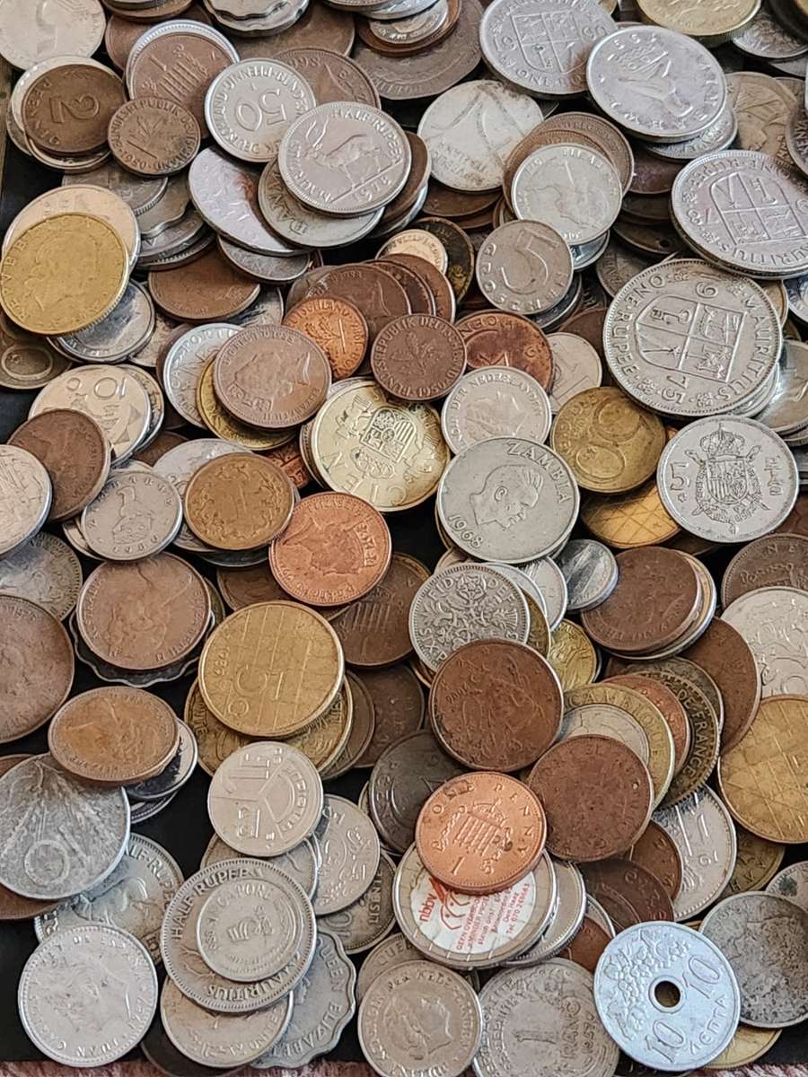 Mixed Lot of World Coins 2 kg - as per photograph
