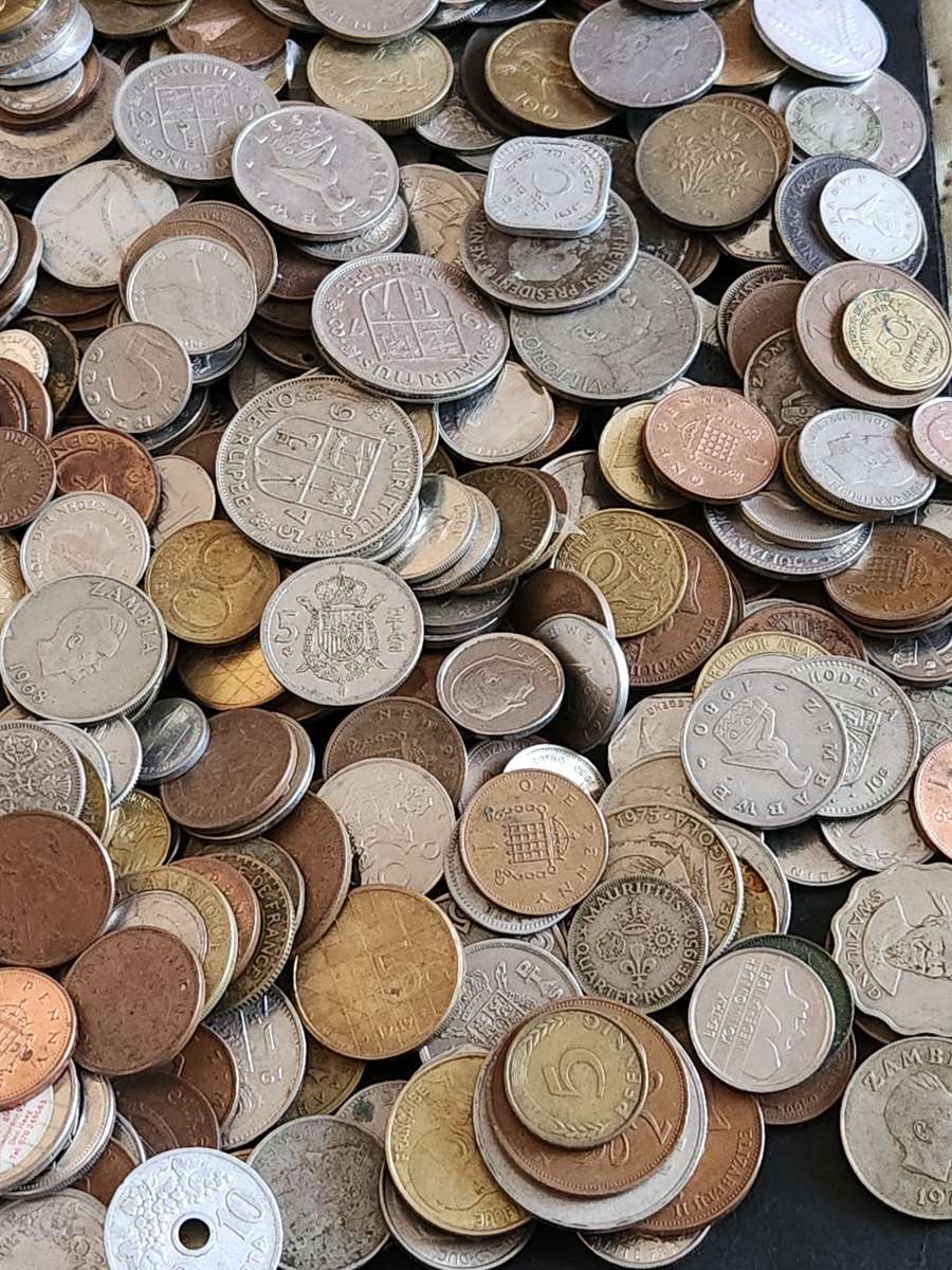 Mixed Lot of World Coins 2 kg - as per photograph