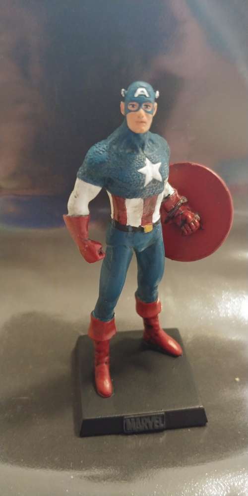 THE CLASSIC MARVEL LEAD FIGURINE COLLECTION - 116 LEAD FIGURINES