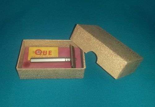 OLD BOXED RAZOR WITH BLADES