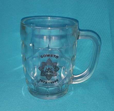 GLASS SOUTH AFRICAN POLICE (SAP) BEER MUG: SOWETO  1972-1995