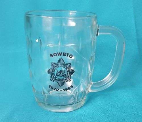 GLASS SOUTH AFRICAN POLICE (SAP) BEER MUG: SOWETO  1972-1995