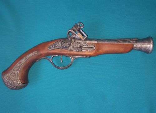 LARGE DEATAILED ANTIQUE ORNAMENTAL DISPLAY PISTOL
