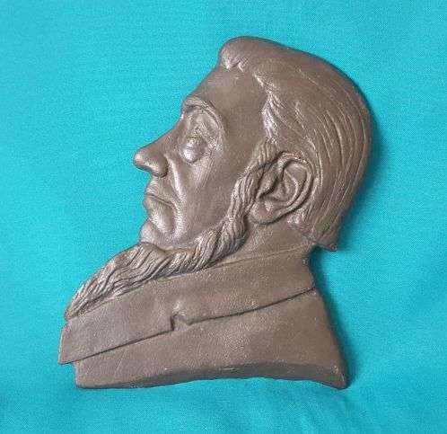 CAST METAL PAUL KRUGER BUST PLAQUE