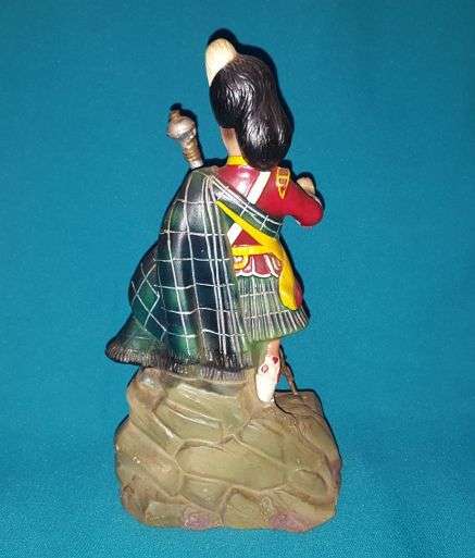 LARGE DEWAR'S SCOTCH WHISKY "WHITE LABEL" ADVERTISING FIGURE