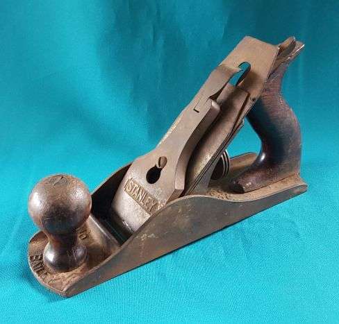 VINTAGE STANLEY BAILEY NO.4 WOODWORKING PLANE