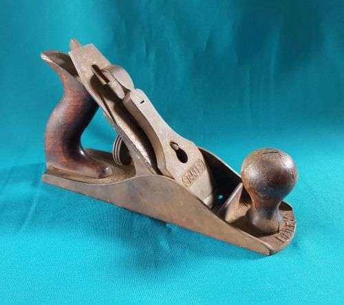 VINTAGE STANLEY BAILEY NO.4 WOODWORKING PLANE