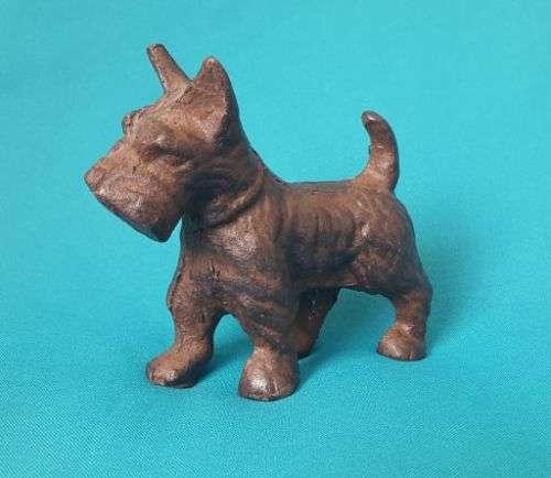 VINTAGE CAST IRON SCOTTISH TERRIER DOG FIGURINE