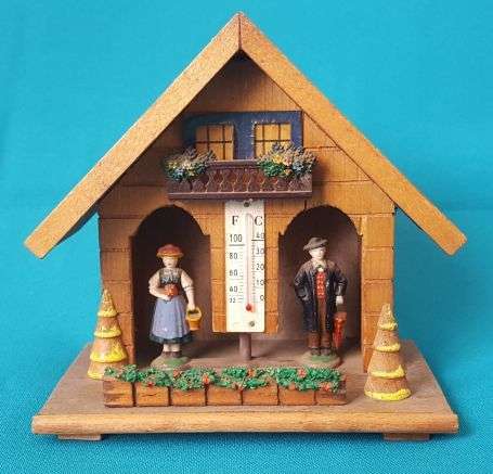 OLD WOODEN WEATHER HOUSE (HYGROMETER) >> GERMANY