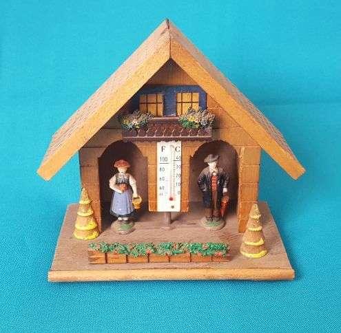 OLD WOODEN WEATHER HOUSE (HYGROMETER) >> GERMANY