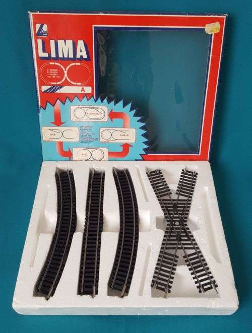 LIMA "FIGURE 8" TRACKS IN ORIGINAL BOX (HO-SCALE)