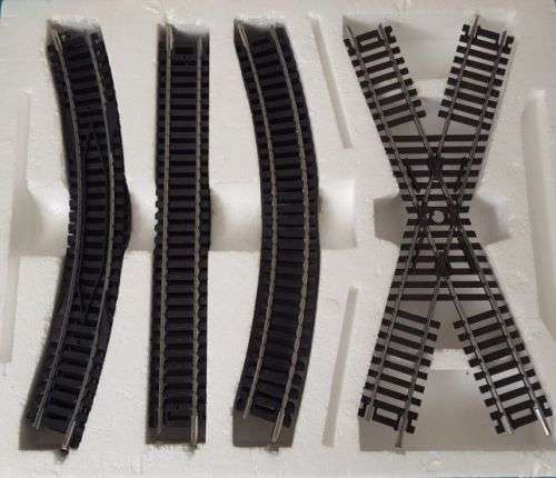 LIMA "FIGURE 8" TRACKS IN ORIGINAL BOX (HO-SCALE)