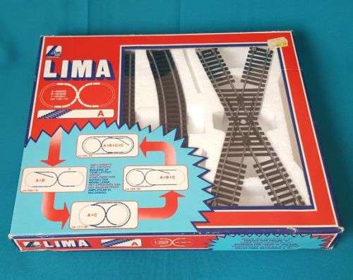LIMA "FIGURE 8" TRACKS IN ORIGINAL BOX (HO-SCALE)