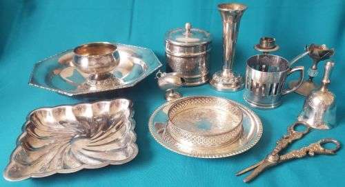 LARGE ASSORTMENT OF VINTAGE SILVER PLATED ITEMS