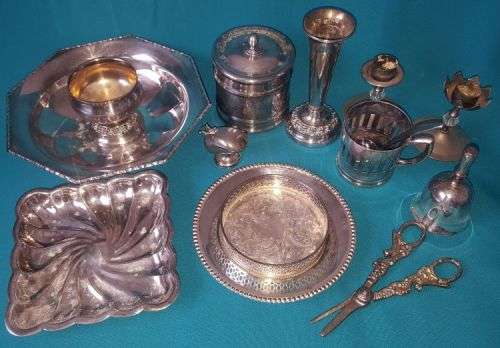 LARGE ASSORTMENT OF VINTAGE SILVER PLATED ITEMS