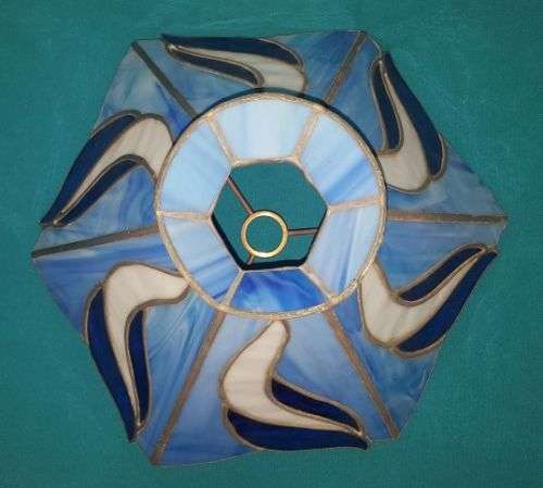 BEAUTIFUL BLUE STAINED GLASS LAMP SHADE