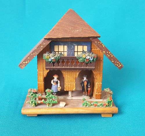 OLD WOODEN WEATHER HOUSE (HYGROMETER) >> GERMANY