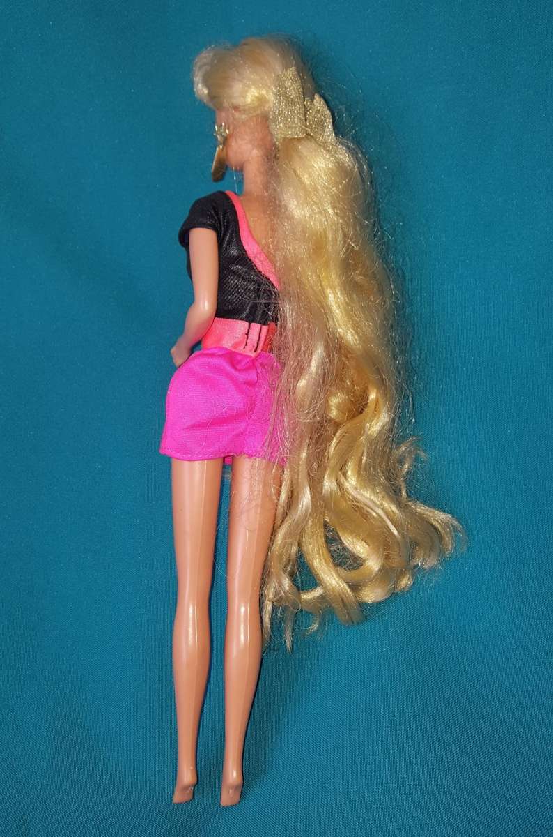 VINTAGE 1966 BARBIE DOLL BY MATTEL