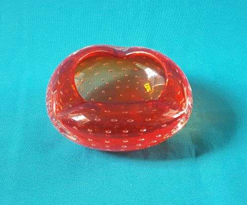 BEAUTIFUL RED MURANO BOWL / ASHTRAY WITH CONTROLLED BUBBLES