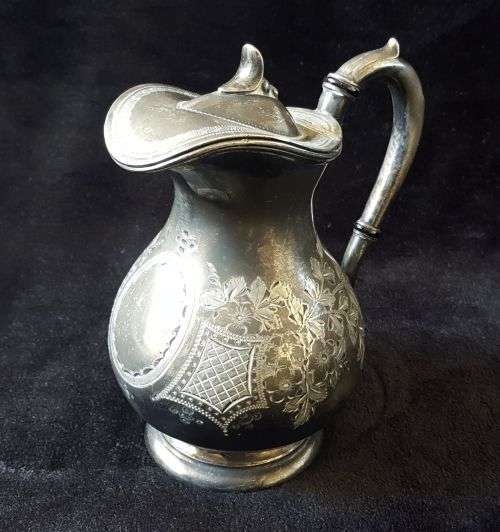 VINTAGE SILVER PLATED (EPNS) MILK JUG > FLOWER DETAIL