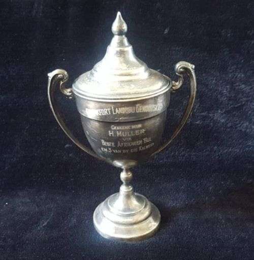 VINTAGE SILVER PLATED EMESS TROPHY WITH LID