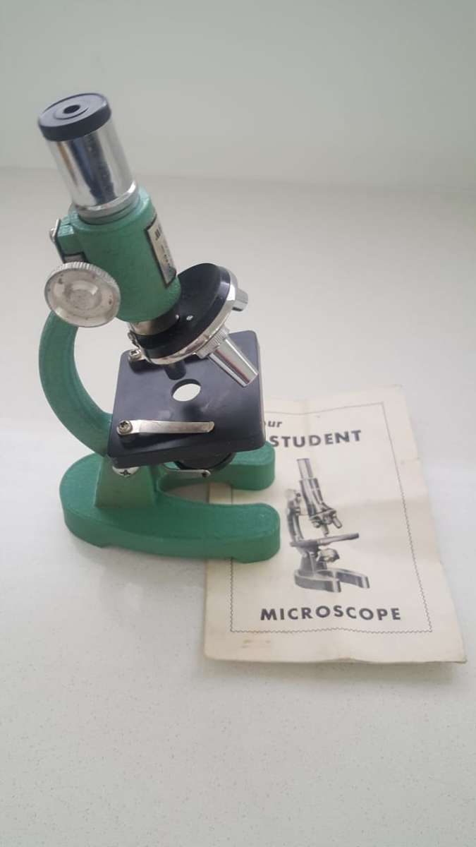 VINTAGE METAL STUDENTS  MICROSCOPE WITH BOOKLET