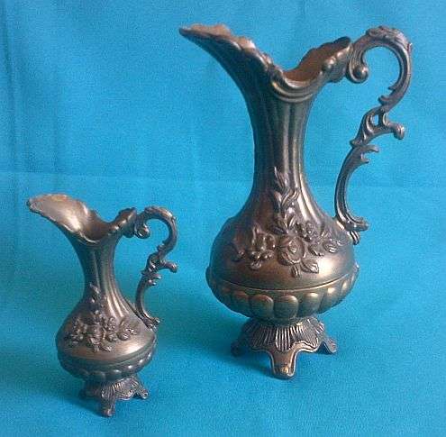BEAUTIFUL PAIR OF DECORATIVE BRASS JUGS>>>MADE IN ITALY