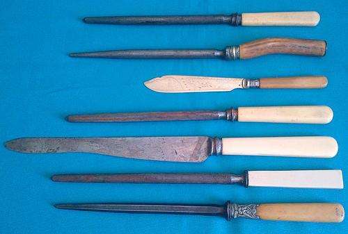 OLD LOT OF BONE HANDLE CUTLERY (KNIVES, SHARPENERS ETC.)
