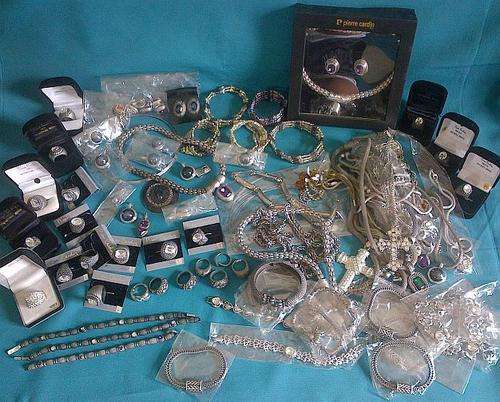MASSIVE COSTUME JEWELLERY OFFER FOR FLEA MARKET/ SMALL BUSINESS OWNERS