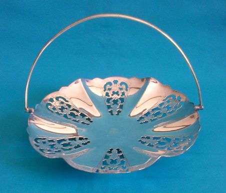 BEAUTIFUL SILVER PLATED (E.P.N.S) COOKIE/ SWEET BASKET