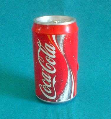 COCA-COLA CAN-SHAPED RADIO