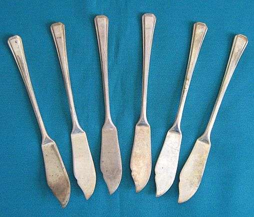 SET OF 6 OLD SILVER PLATED SAA FISH KNIVES