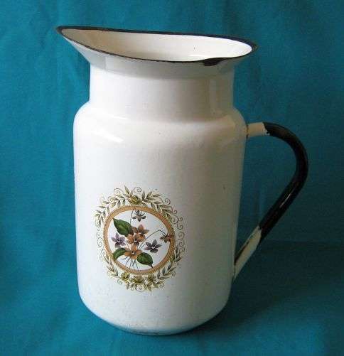 LARGE OLD ENAMEL PITCHER JUG (FLOWER DETAIL)