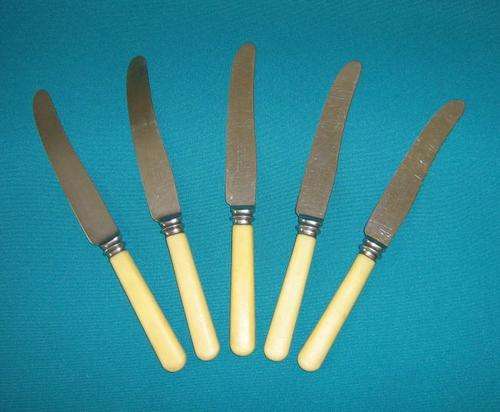 5 OLD BONE HANDLE DINNER KNIVES >>> JOSEPH RODGERS