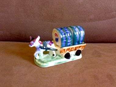 CUTE CERAMIC SALT & PEPPER SET WITH HOLDER