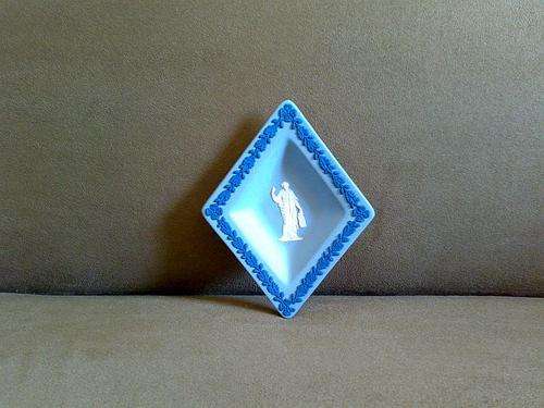 BLUE & DARK BLUE DIAMOND-SHAPED WEDGWOOD DISH