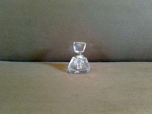 LOVELY CRYSTAL PERFUME BOTTLE