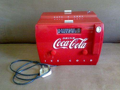 COLLECTABLE COCA-COLA RADIO/ TAPE  RECORDER
