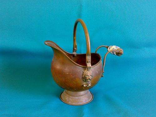 BEAUTIFUL SMALL COPPER COAL SHUTTLE>>>CERAMIC HANDLE