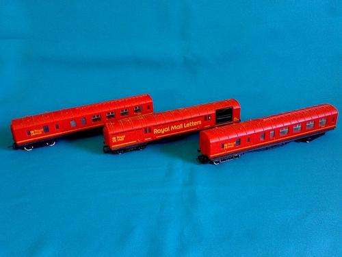 3 HORNBY "ROYAL MAIL LETTERS" COACHES