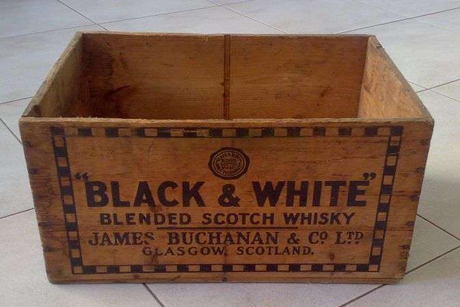 OLD WOODEN "BLACK & WHITE" BUCHANAN SCOTCH WHISKY CRATE