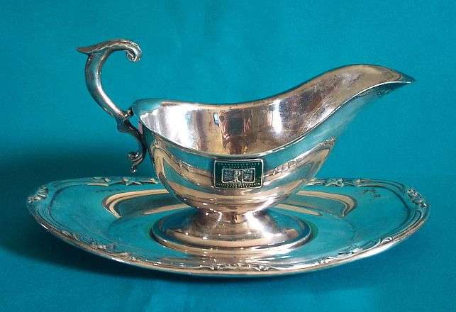 SILVER PLATED GRAVY BOAT & DISH