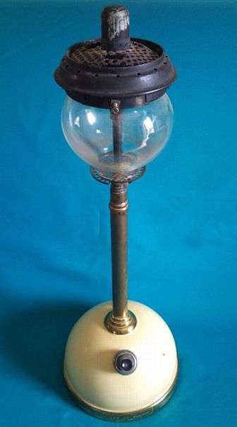 OLD BRASS & METAL "TILLEY ENGLAND" PARAFIN LAMP