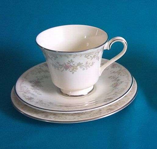 ROYAL DOULTON "THE ROMANCE COLLECTION" TRIO