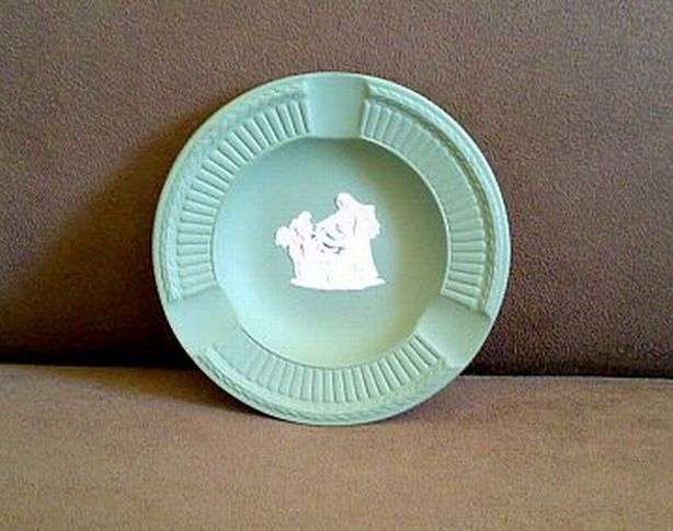 BEAUTIFUL GREEN WEDGWOOD DISH/ ASHTRAY