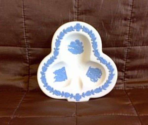 WHITE WEDGWOOD 'CLUB' DISH