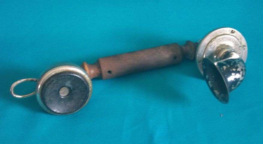 OLD TELEPHONE RECEIVER