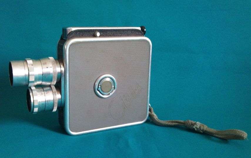 OLD MOVIE CAMERA